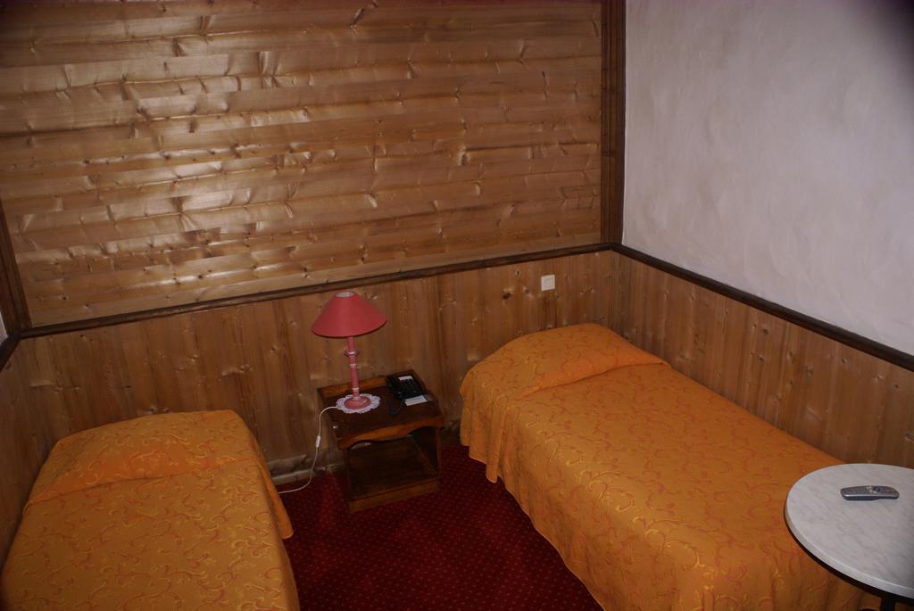 Hotel Le Relais De L'Abbaye Tournus Zewnętrze zdjęcie